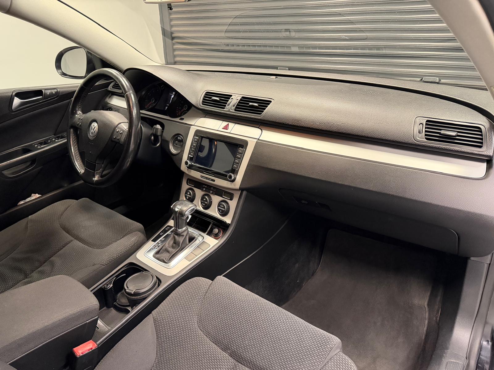 VOLKSWAGEN PASSAT 12